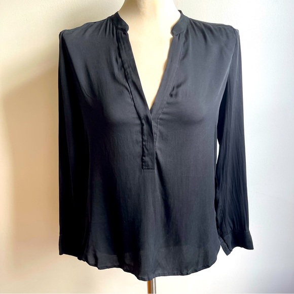 VINCE Women's Black Silk Chiffon Tunic Blouse V-Neck Button Size 2 - Picture 1 of 7
